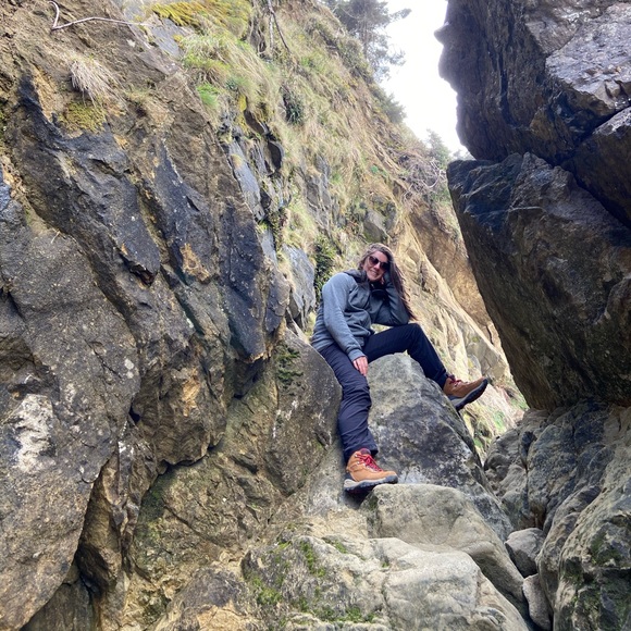 Meet your Posher, Jessica - Picture 1 of 1